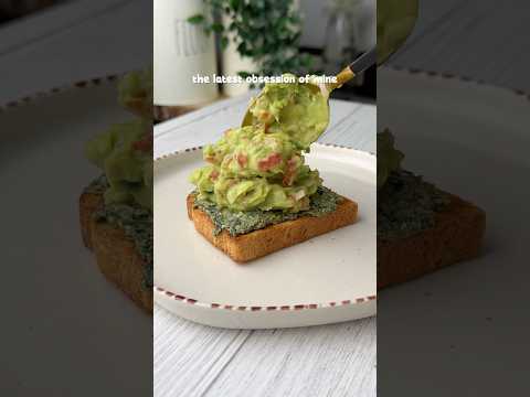 High protein avocado toast! - a balanced meal packed with nutrition 💓