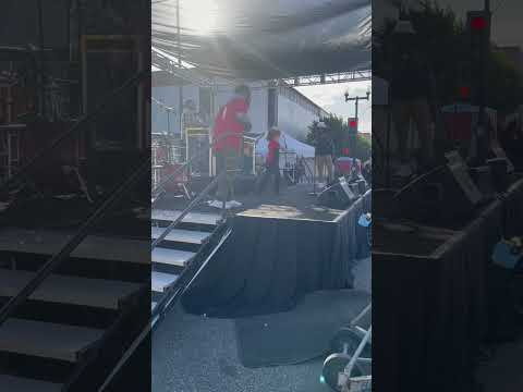 King on stage creating dance moves having fun #funny #dance #new #fyp #viral #music #memes #trending