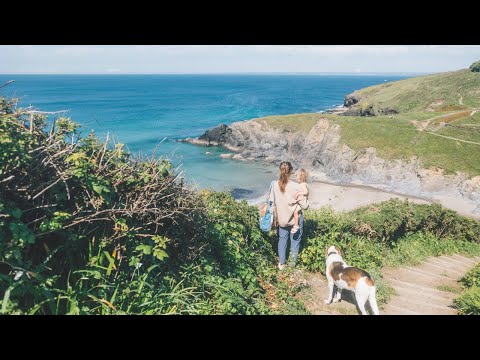 CORNWALL FAMILY VLOG // exploring hidden coves and botanical gardens on the Lizard Peninsula