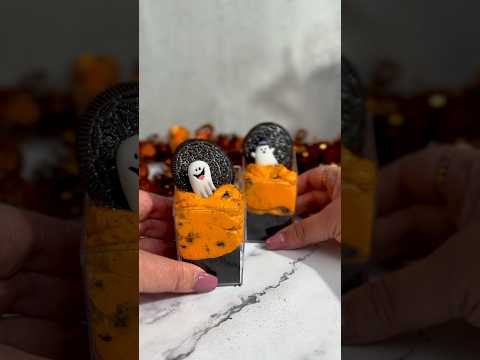 Easy Halloween Oreo Dessert! 👻🧡 #halloweentreats #halloweenparty #shortvideo