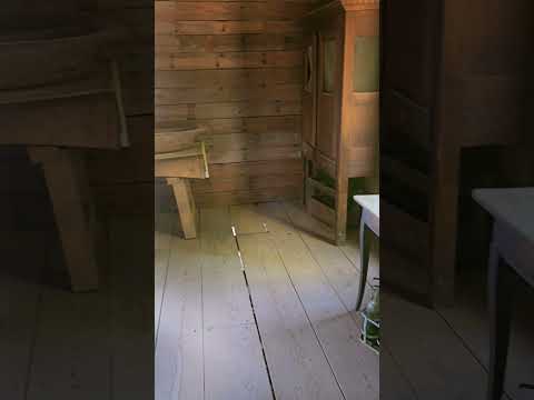 Peek into slave quarters #plantation