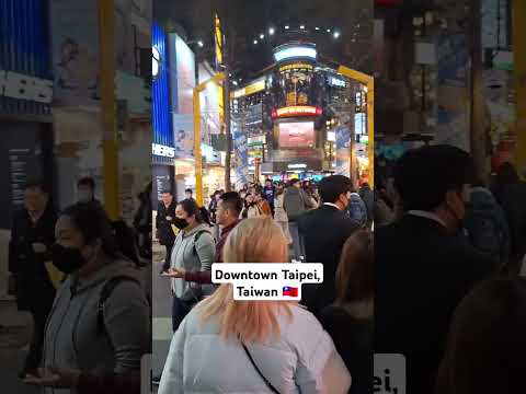 Street Walking in the busy Downtown Taipei #shorts #taipei #taiwan