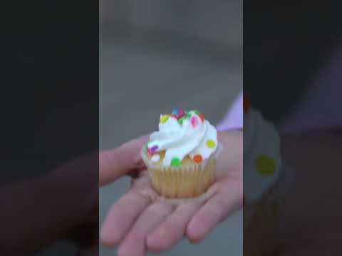 Decorating Enthusiast | Cupcake Day