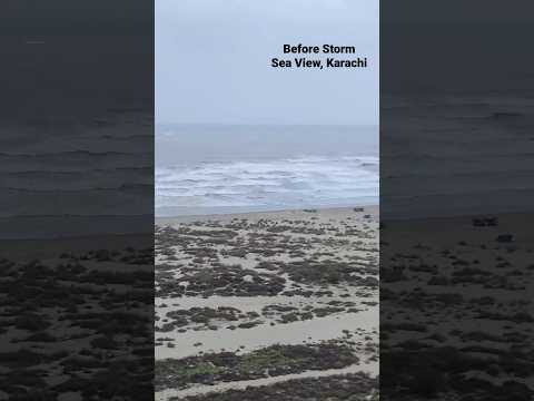 The powerful waves of sea, before the storm warning. ⚠️ #karachi #storm #weather #sea