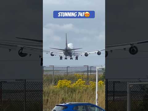 STUNNING Boeing 747 Overhead Landing!✈️👑