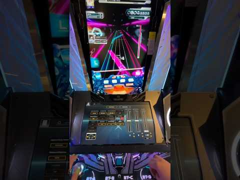 First time playing Sound Voltex at the arcade! #rhythmgame #arcaderhythmgame #soundvoltex