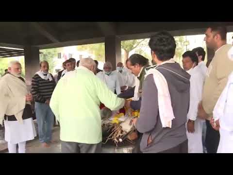 Pm Modi Mother at mukti ghat, Gandhinager