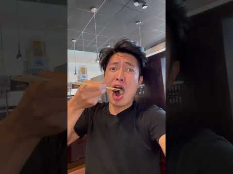 Japanese guy tries SUSHI in Chicago🇺🇸