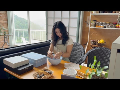 How to spend a rainy day / making herbal tinctures and collecting seeds at home