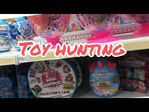 Toy Mini Brands Hunting at Entertainer’s Shop