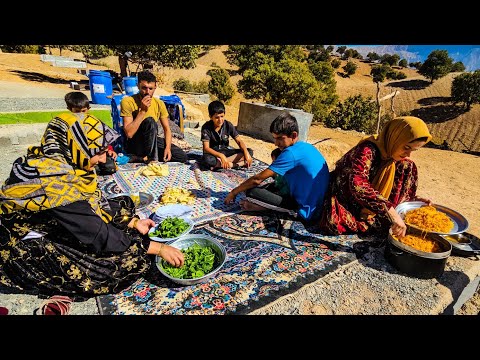 Nomadic life: building a porch platform for a nomadic house: cooking nomadic pasta