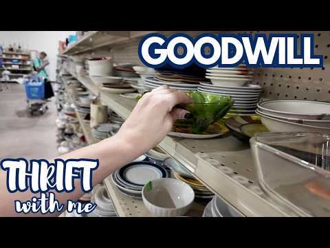 Hiding IN THE BACK | Goodwill Thrift With Me | Reselling