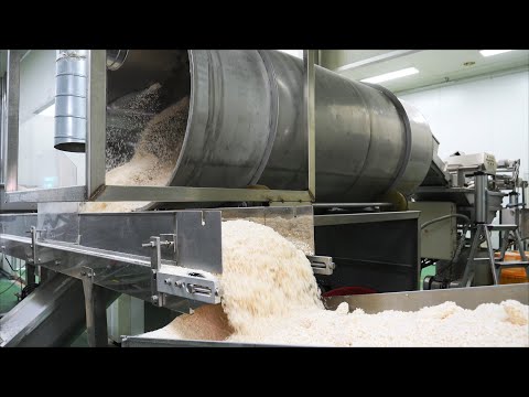 process of making traditional Korean rice crackers of the highest quality.