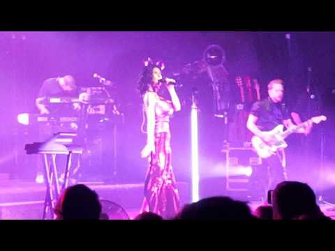 Marina and the Diamonds Oh No! (clip) 6/12/2015 London Palladium