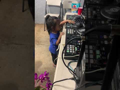 2 year old DJ 'Donis with the beat drop