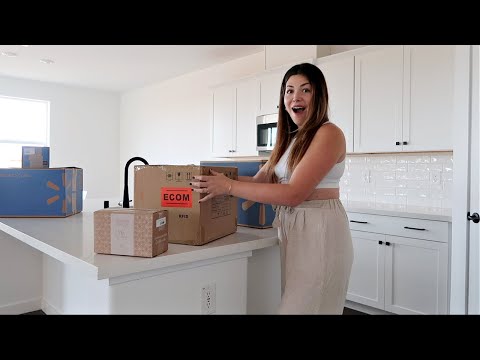 FIRST 24HRS IN OUR NEW HOME! +first home decor haul!