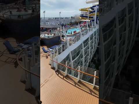 Biggest cruise ship in the world! #symphonyoftheseas #cruises #shorts