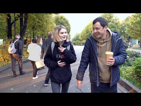 Walking in Moscow with Natasha. Pros and Cons of Living in Russia