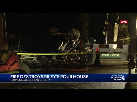 Riley's Pour House destroyed by fire in Carnegie