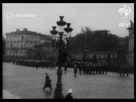 King Leopold reviews Belgian veteran  heroes parade on 20 th anniversary of Yser Battle. (1934)