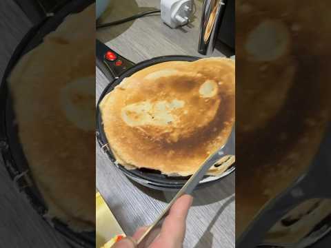 We tried A PANCAKE MAKER - do they work? #shrovetuesday #pancakeday #pancakemix #yorkshire