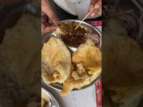 😵Chole Bhature khane chalo #shorts #shortsfeed