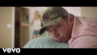 Luke Combs - When It Rains It Pours (texter på svenska)